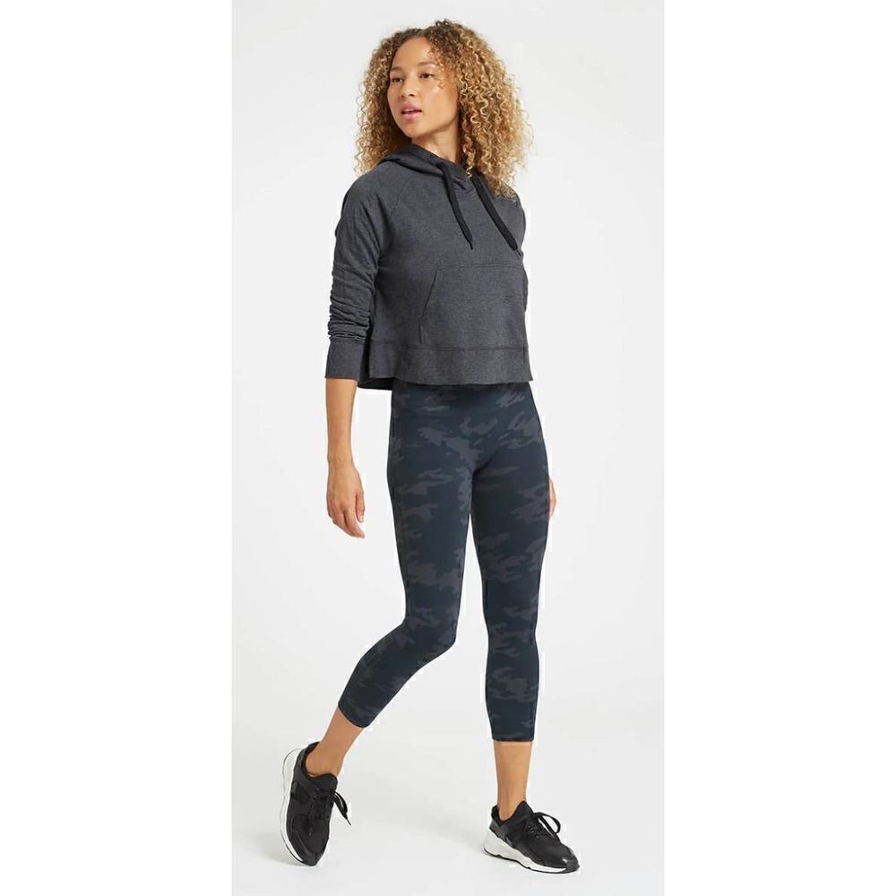 Spanx Look at me Now Seamless Black Camo Cropped Legging NWT XS